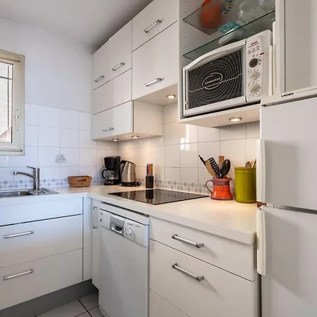 Daire Les Mandariniers-1 By Interhome